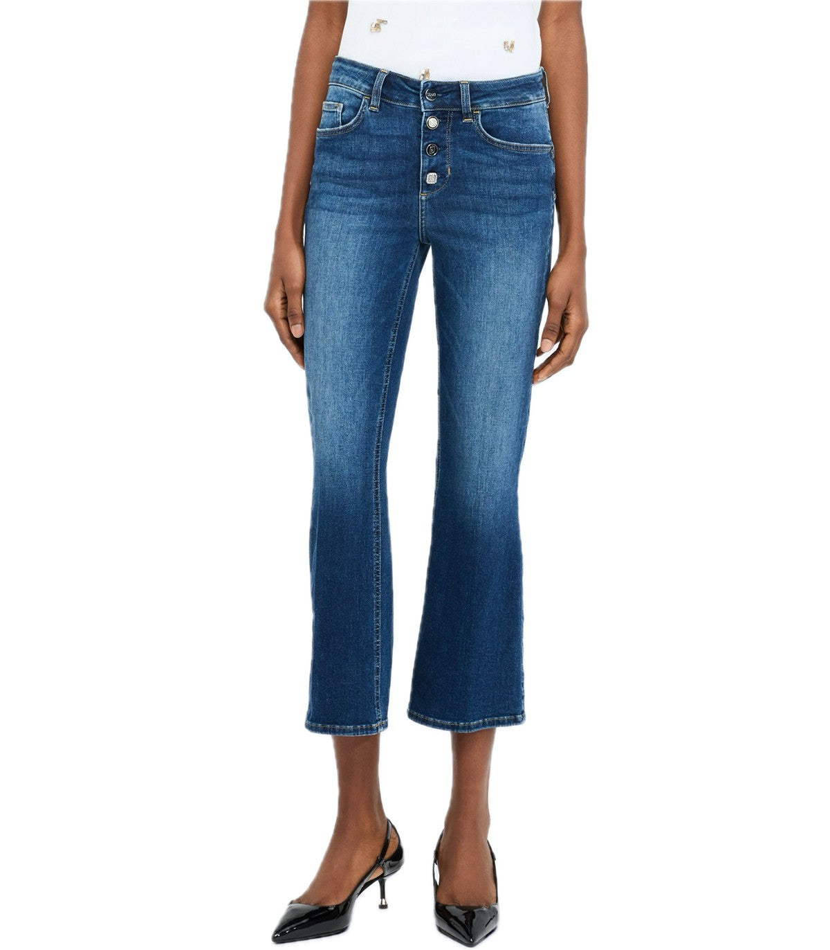 Jeans flare con bottoni a gioiello Liu o