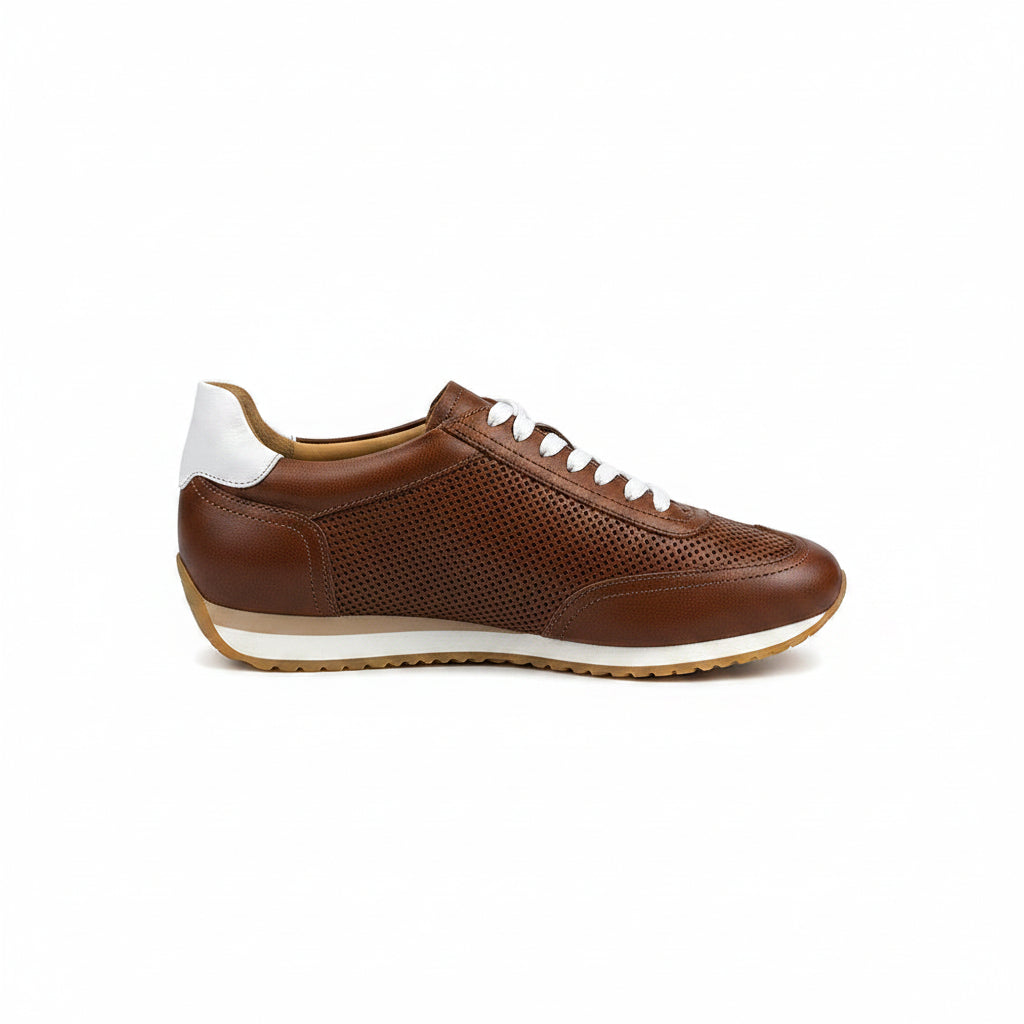 Sneakers in pelle forata