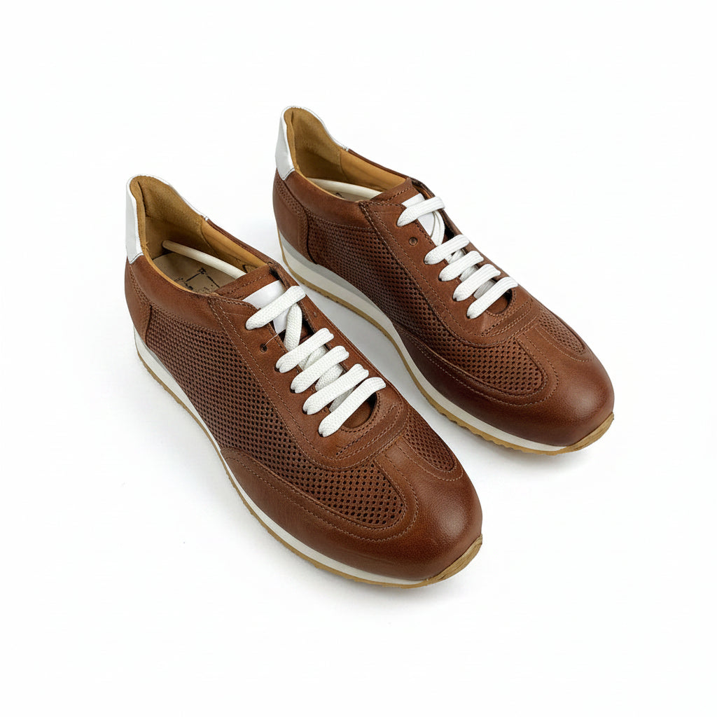 Sneakers in pelle forata