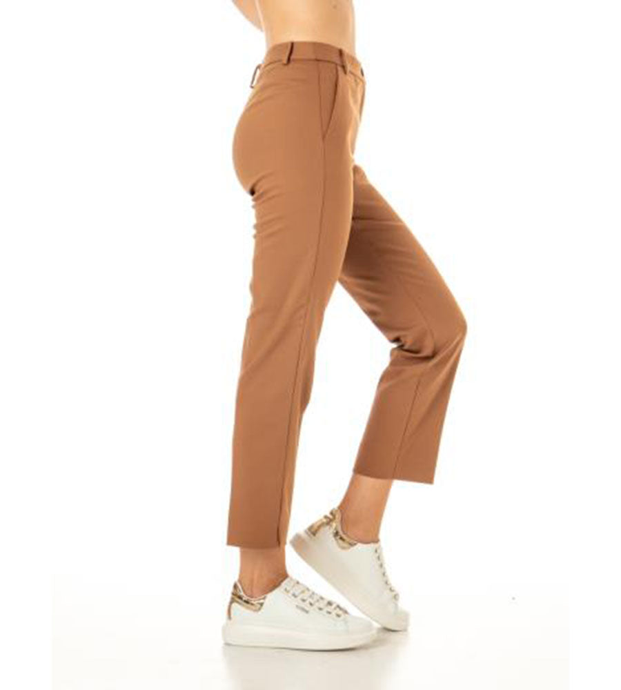 Pantaloni slim